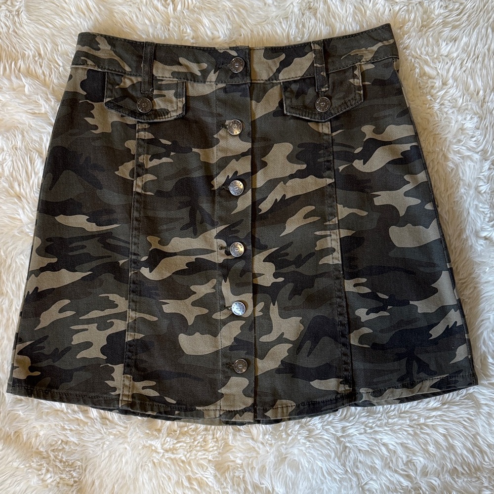 Hot Kiss Camouflage Button-Front Women's Skirt
